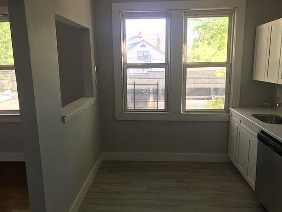3rd image of 158 Vermont Ave Floor 2