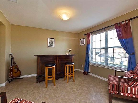 3rd image of 328 Indian Paintbrush Dr