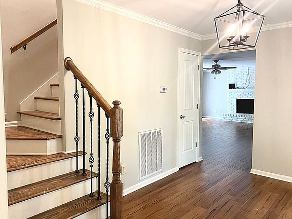3rd image of 4841 Heatherwood Dr