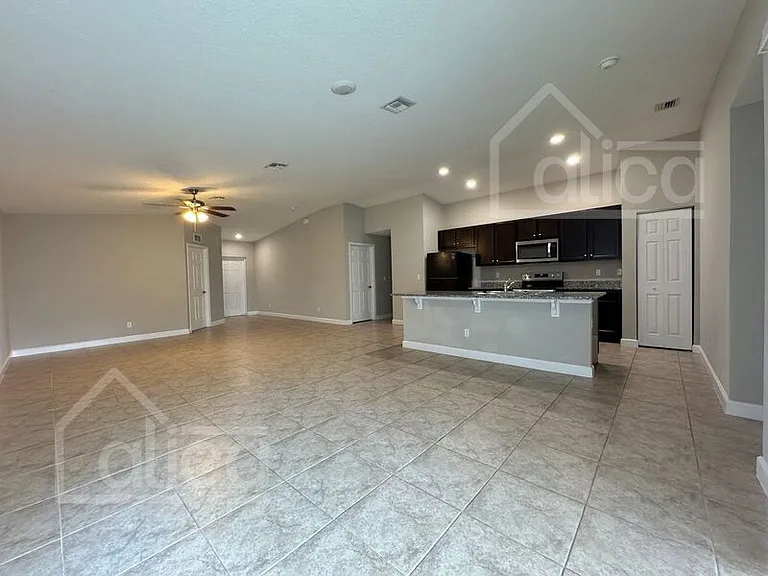 735 Gelaso St SW — Photo 8