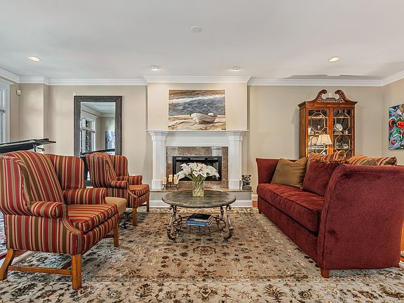 4th image of 5049 N Wolcott Ave