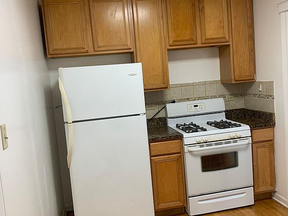 5th image of 6430 N Francisco Ave Unit 1B