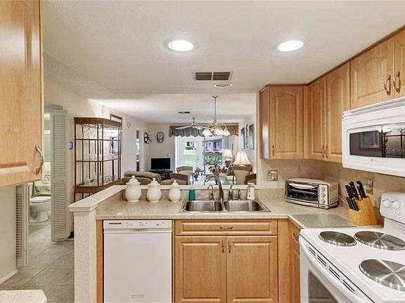 4th image of 2465 Northside Dr APT 2303
