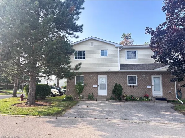 8136 Coventry Rd #74, Niagara Falls, ON L2H 2X6
