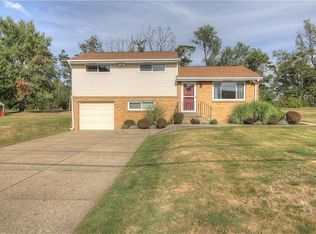 110 Little Beaver Dr, Beaver, PA 15009
