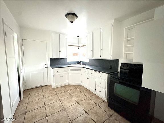4th image of 1301 Bracken Ave