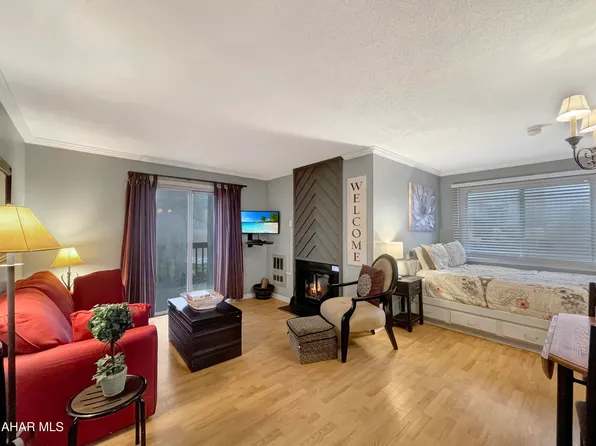 215 East Valley, Claysburg, PA 16625