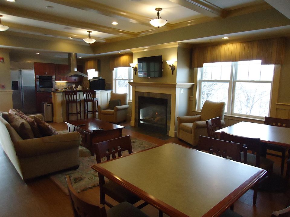 2nd image of 1000 Lexington St #114
