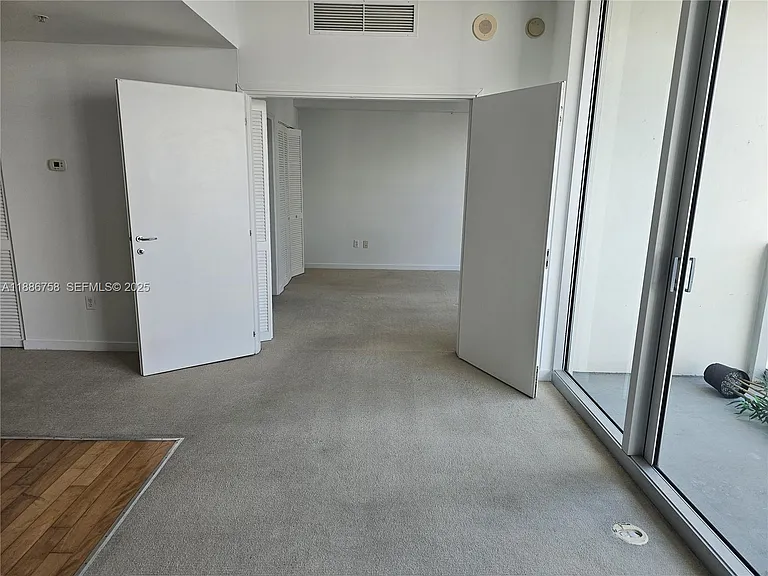 300 S Biscayne Blvd — Photo 8