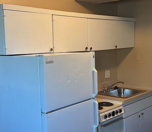 3rd image of 1904 W 24th St #0B-1Ba