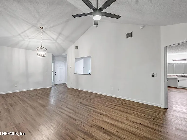 3105 Coral Reef Dr — Photo 10