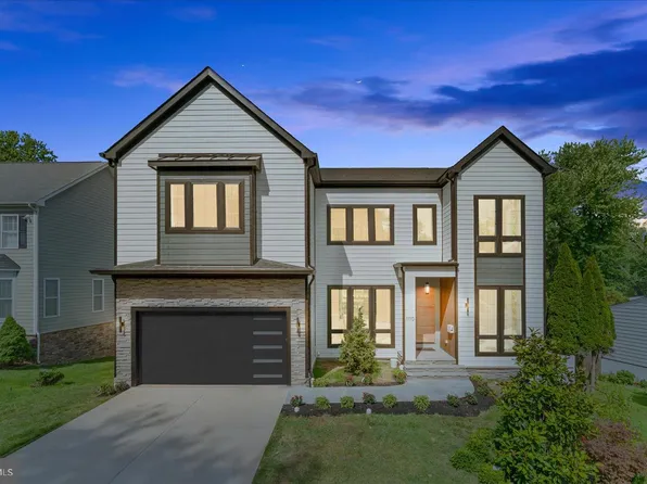 1110 Hillcrest Dr SW, Vienna, VA 22180