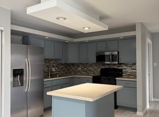 143 W Elk Trl APT 340, Carol Stream, IL 60188