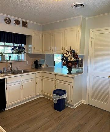 5th image of 1521 Sarah Dr