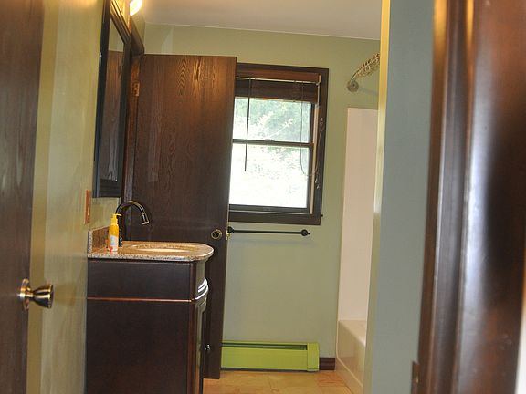 4th image of 7 Maryvale Dr