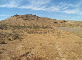 Favorito, Rosamond, CA 93560