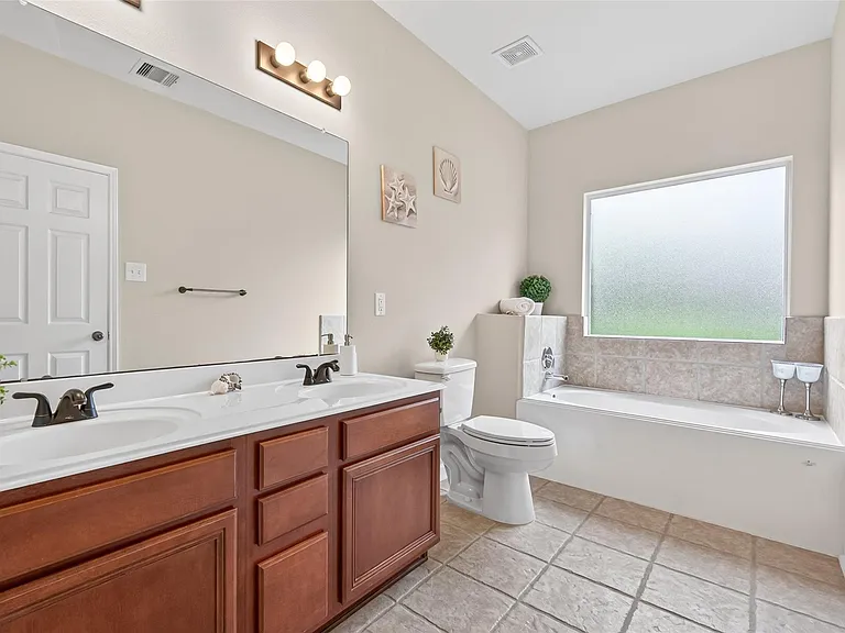 10427 Lyndon Meadows Dr — Photo 17