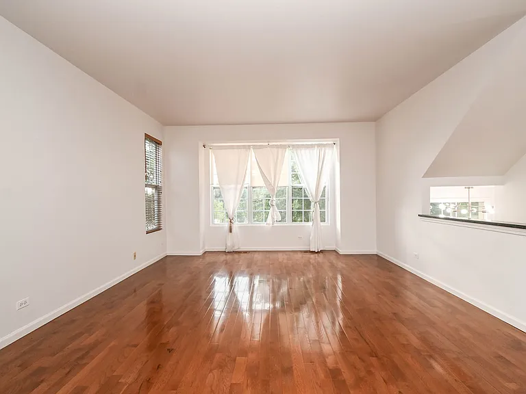 35 Thomas Ct — Photo 4