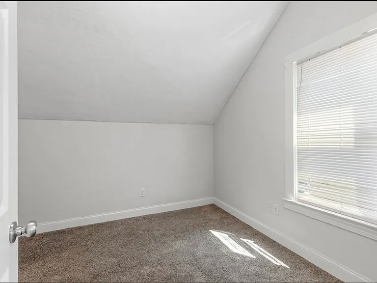 1690 N Main St #3 — Photo 6