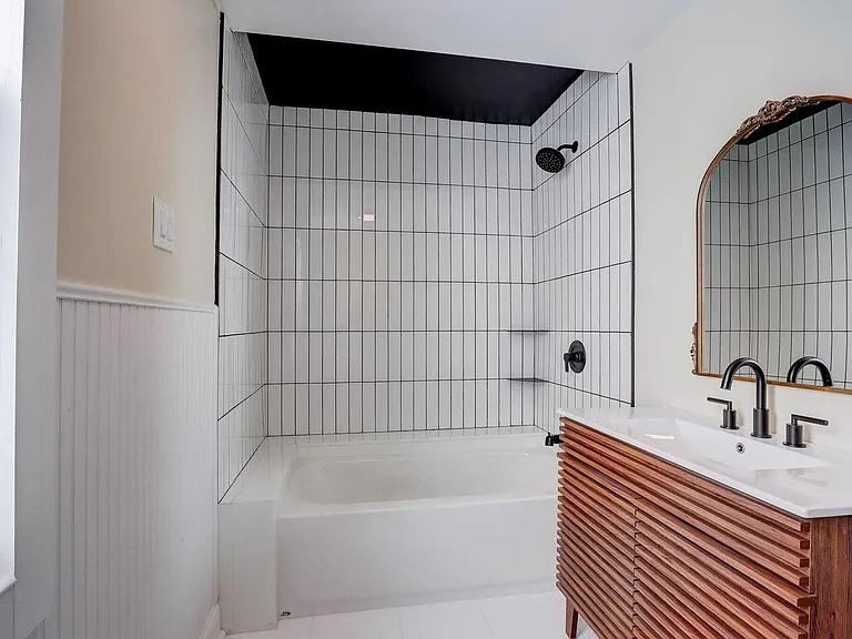 3330 N Fratney St — Photo 7