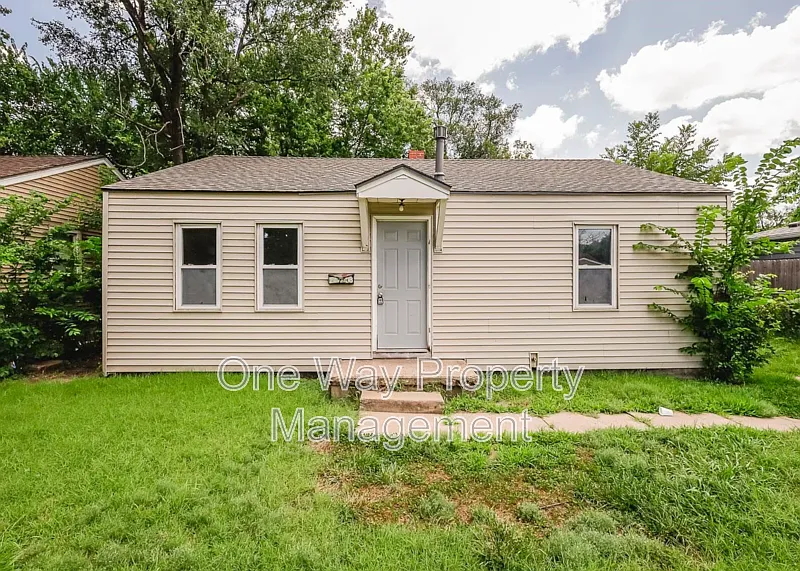 2 bed, 1.0 bath, 780 sqft, $775 — Photo 2