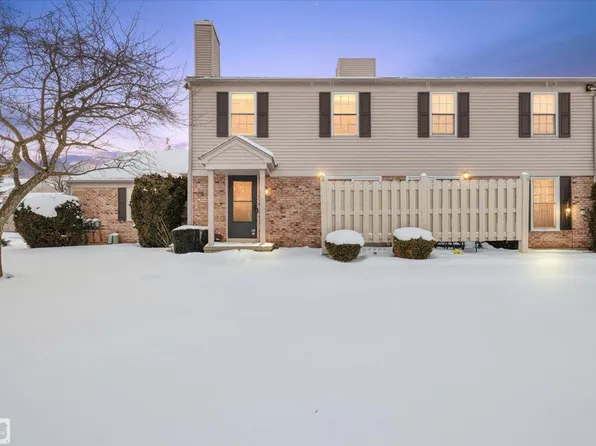 44585 N Bunker Hill Dr, Clinton Township, MI 48038