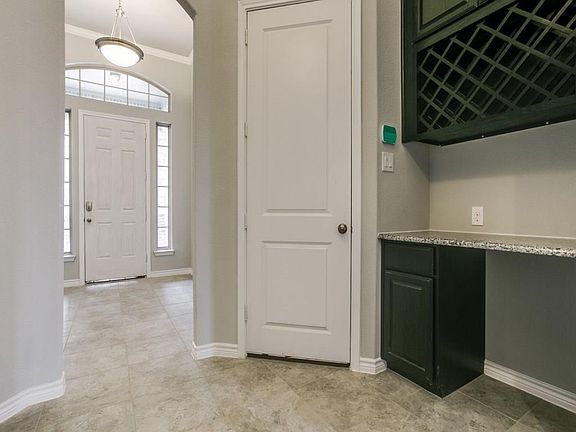 4th image of 305 Blueberry Ln