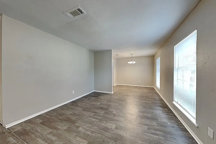 938 Hudson Dr — Photo 6