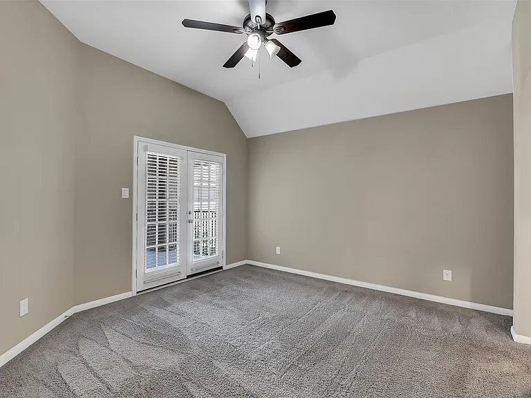 16706 Chestnut Square Dr — Photo 36