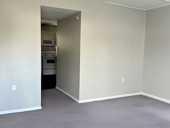 2nd image of 1061 Filbert St