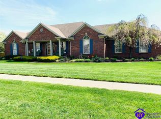 8912 Adams Run Ct, Louisville, KY 40228