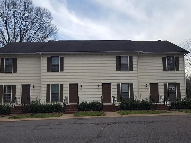 1634 Village Lake Dr — Photo 1
