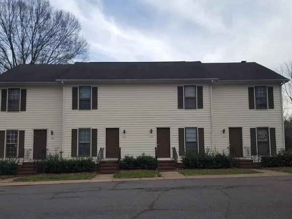 1634 Village Lake Dr, Charlotte, NC 28212