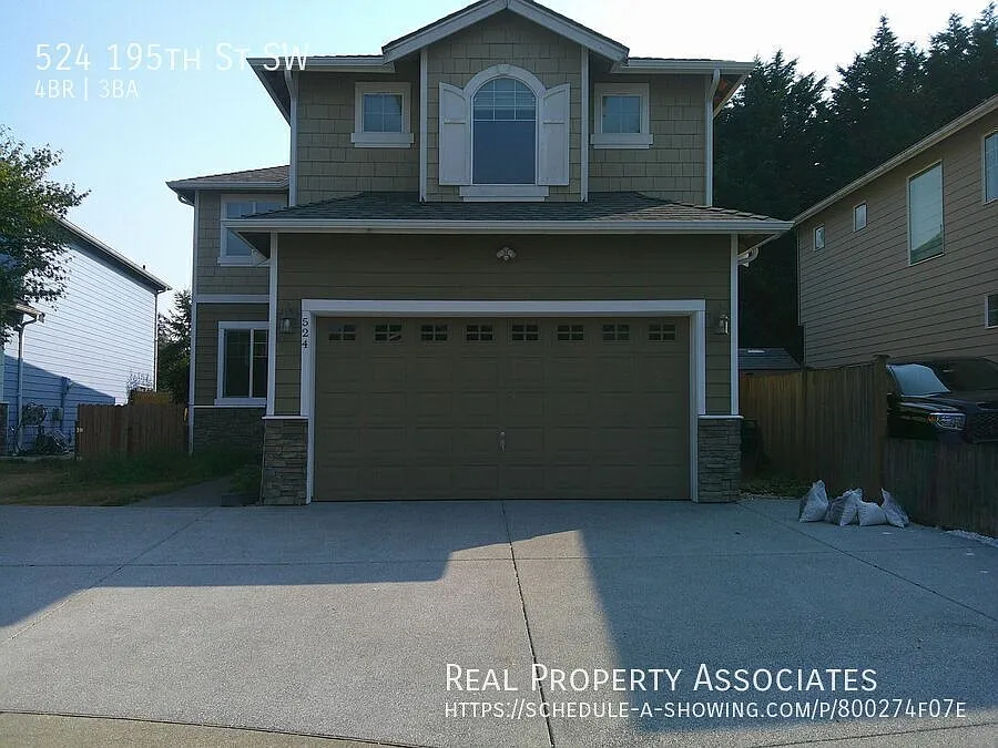 2 Story Home Lynnwood/Bothell — Photo 1