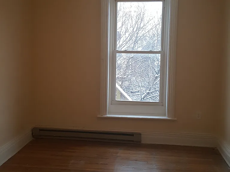4 Irving Pl #3 — Photo 8