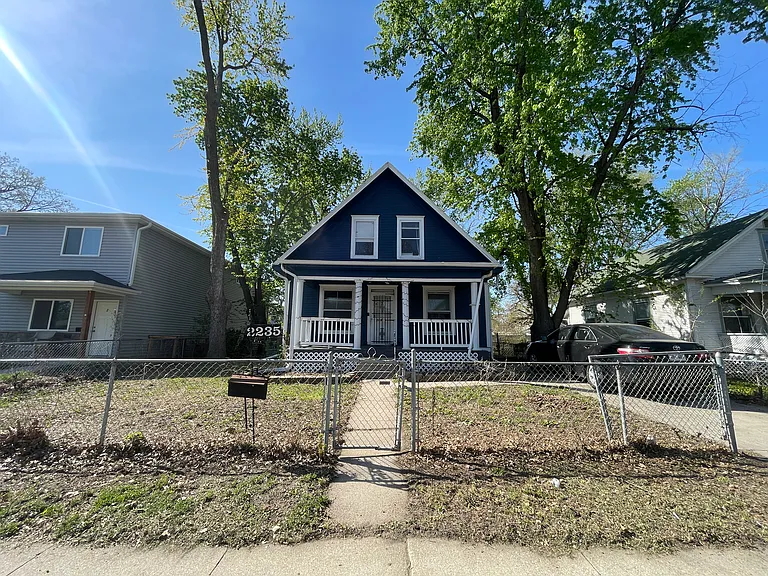 2235 Holdrege St — Photo 1