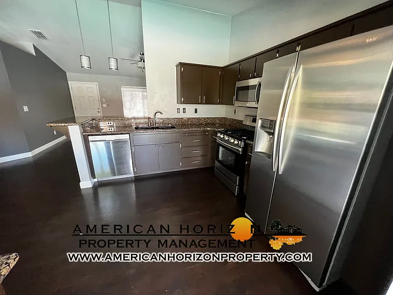 204 Epworth Ct — Photo 8