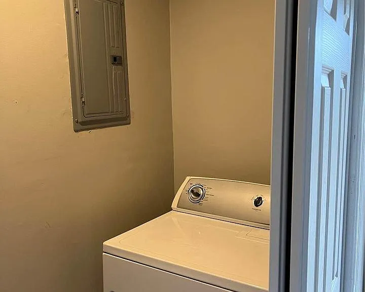 In-unit washer and dryer closet, no shared laundry needed.