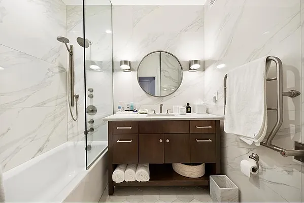 Sold by Miriam Izsak Realty  LLC | media 4
