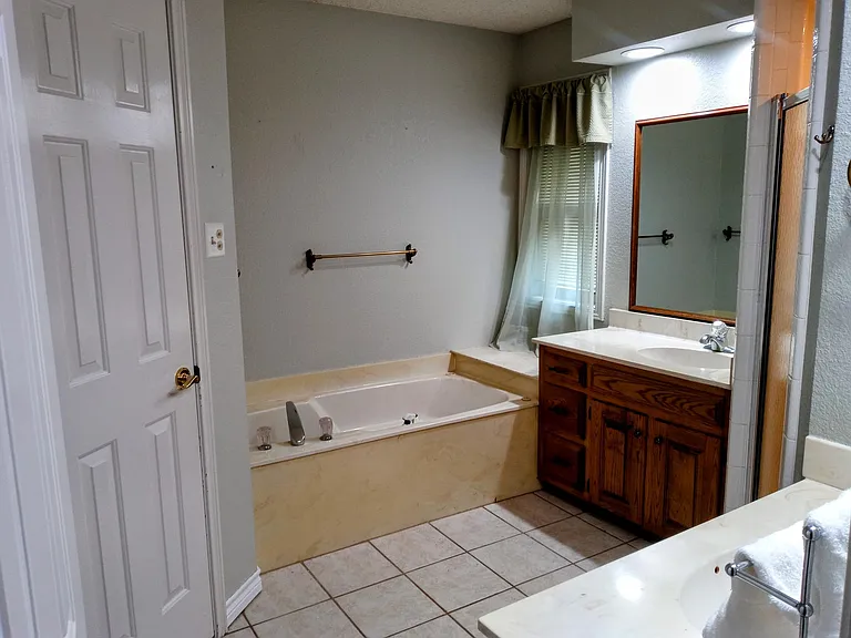 1802 Fairfax Cir — Photo 21