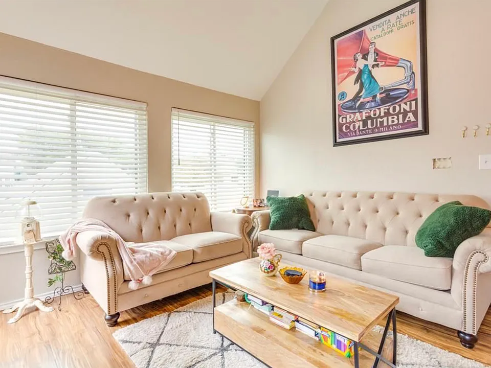 3121 Sondra Dr #206