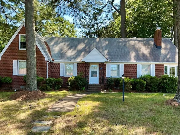 226 Mayflower Rd, Portsmouth, VA 23701