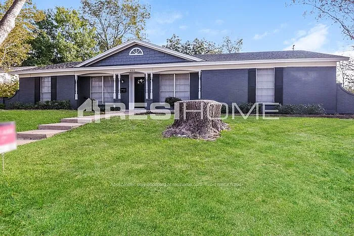 2125 Rockmoor Dr — Photo 1