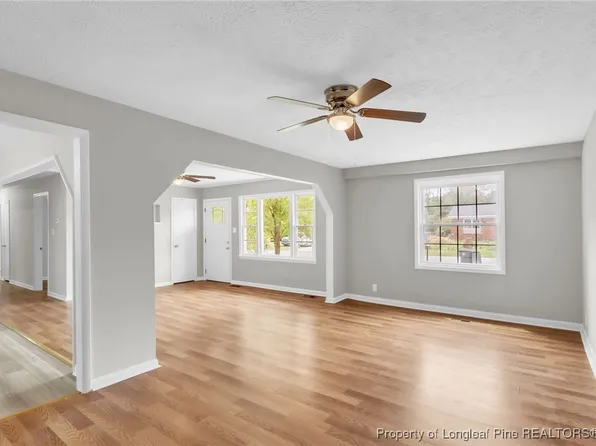 1715 Grandview Dr, Fayetteville, NC 28314