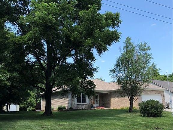 3rd image of 396 Jefferson Valley