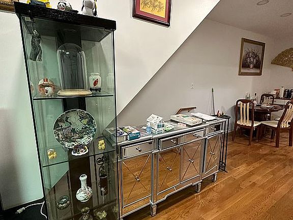 5th image of 1106 Bay Ridge Pkwy