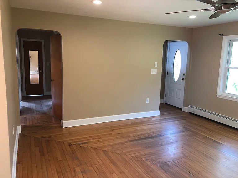410 Sanford Rd — Photo 11