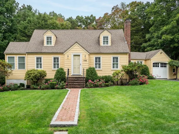115 Westchester Dr, Westwood, MA 02090