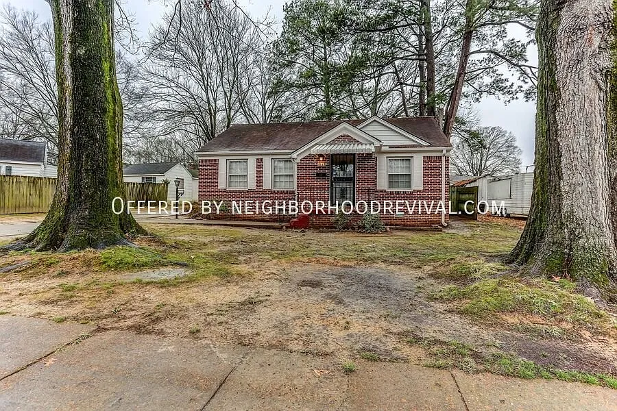 Comfortable 3-Bedroom Home in Sherwood Forest, Memphis 38111 — Photo 1