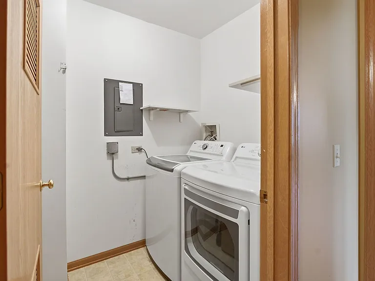 490 Westwood Ct #D — Photo 17